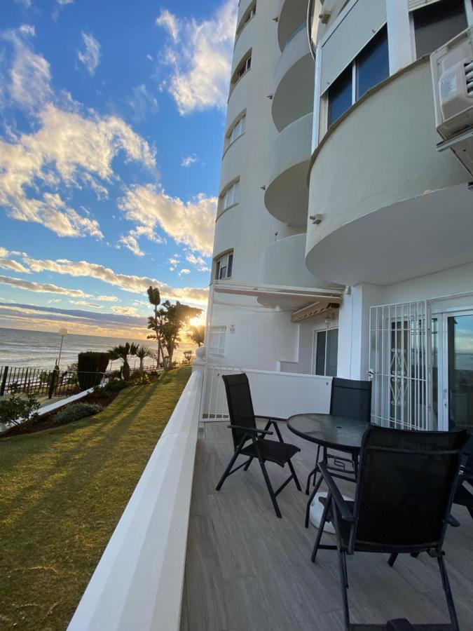 Apartment On Beach Mijas Sitio de Calahonda 外观 照片