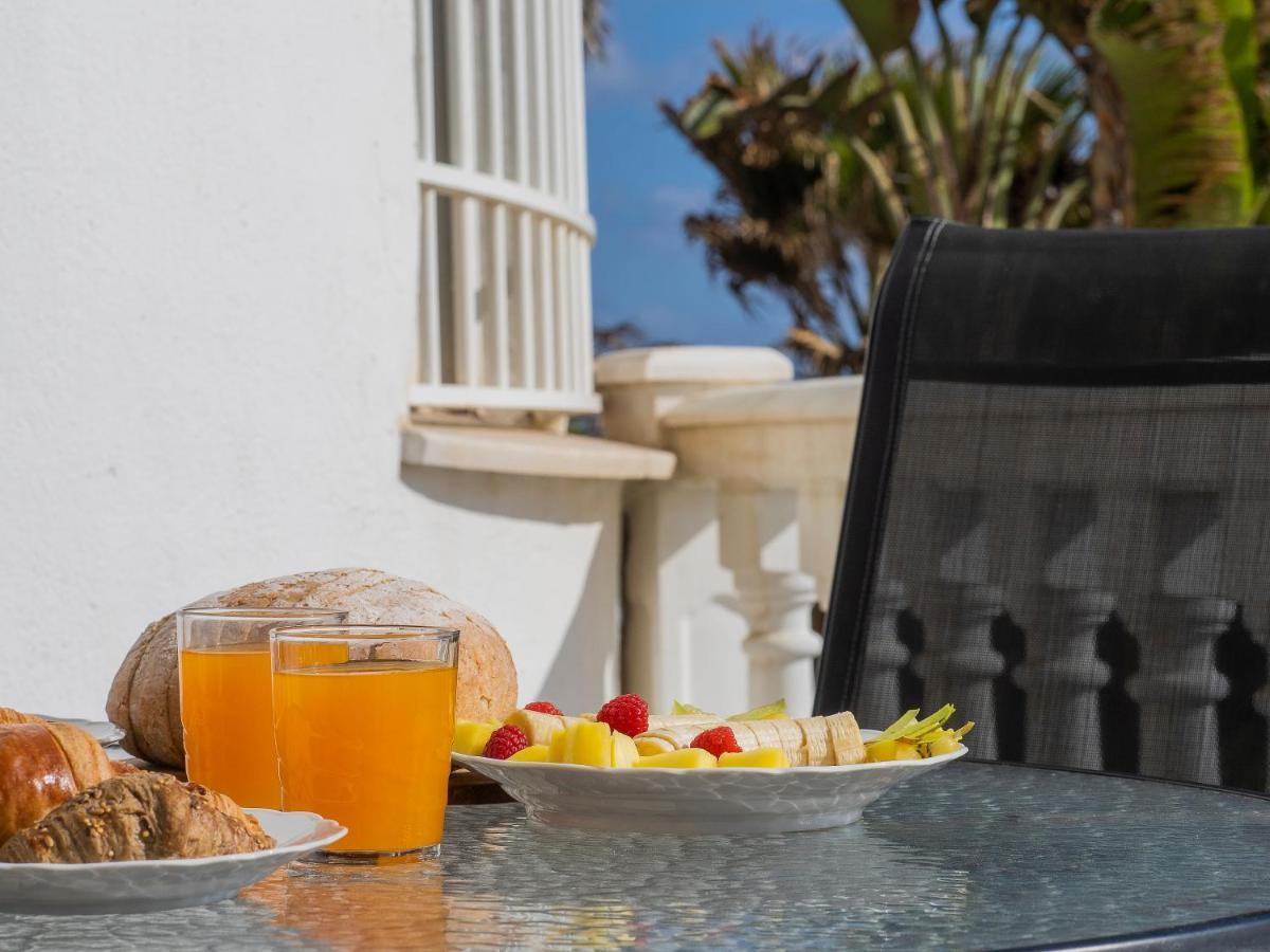 Apartment On Beach Mijas Sitio de Calahonda 外观 照片
