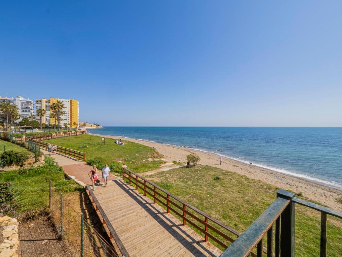 Apartment On Beach Mijas Sitio de Calahonda 外观 照片