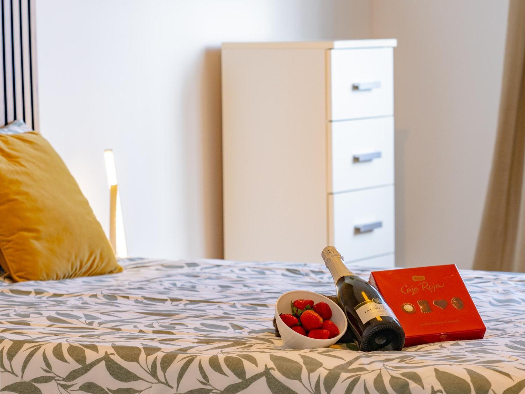 Apartment On Beach Mijas Sitio de Calahonda 外观 照片