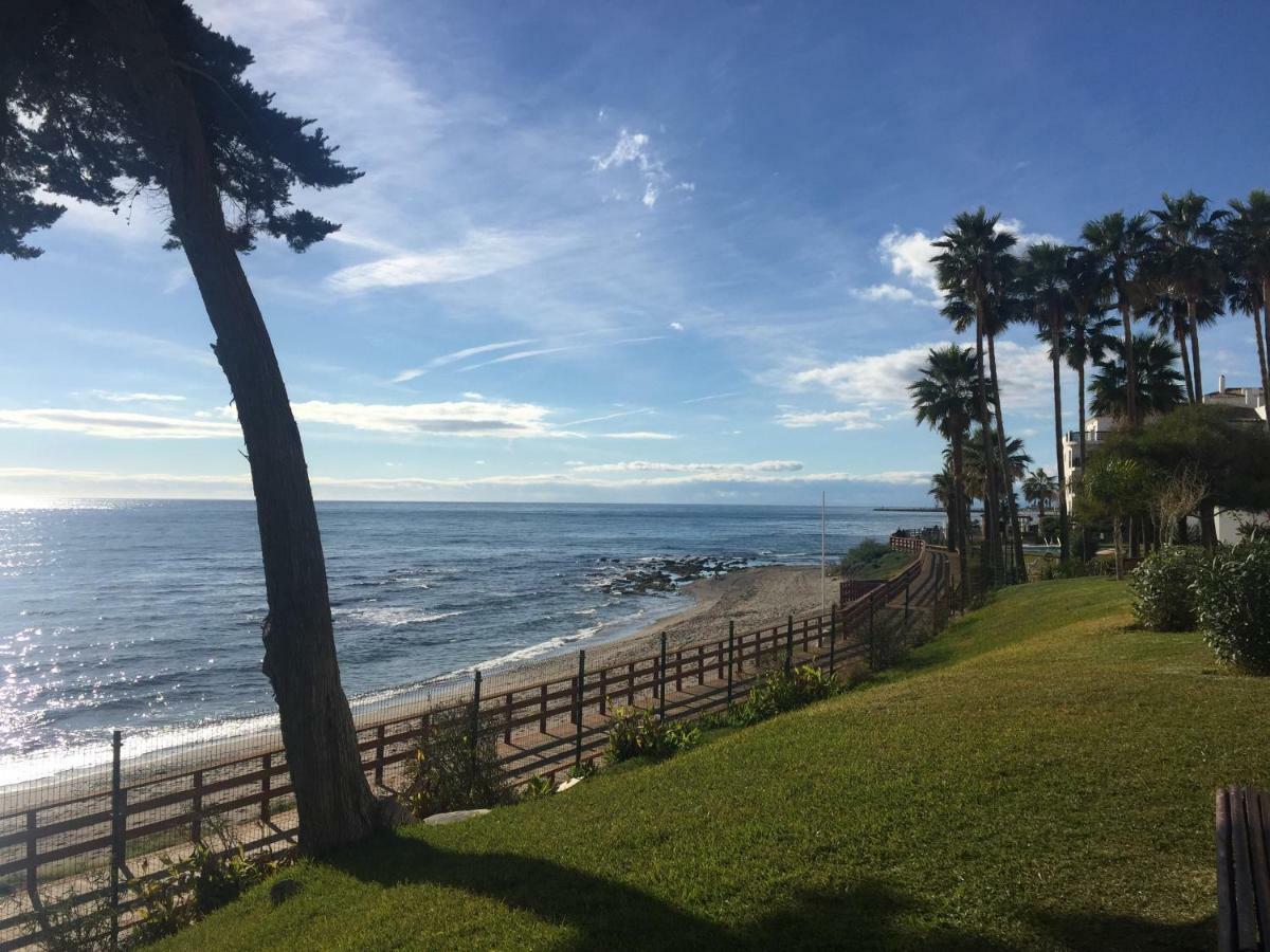 Apartment On Beach Mijas Sitio de Calahonda 外观 照片