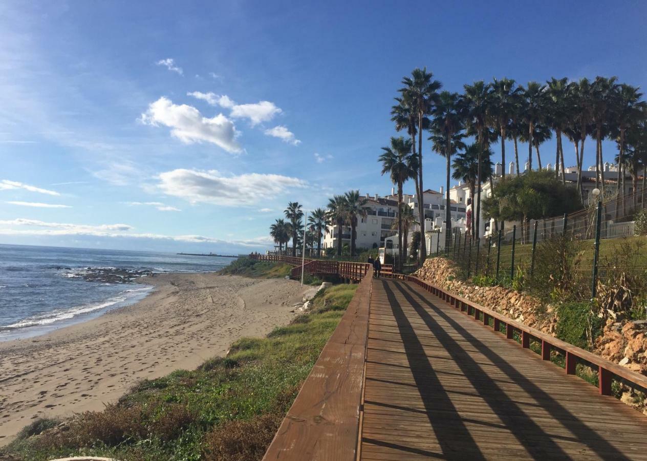 Apartment On Beach Mijas Sitio de Calahonda 外观 照片
