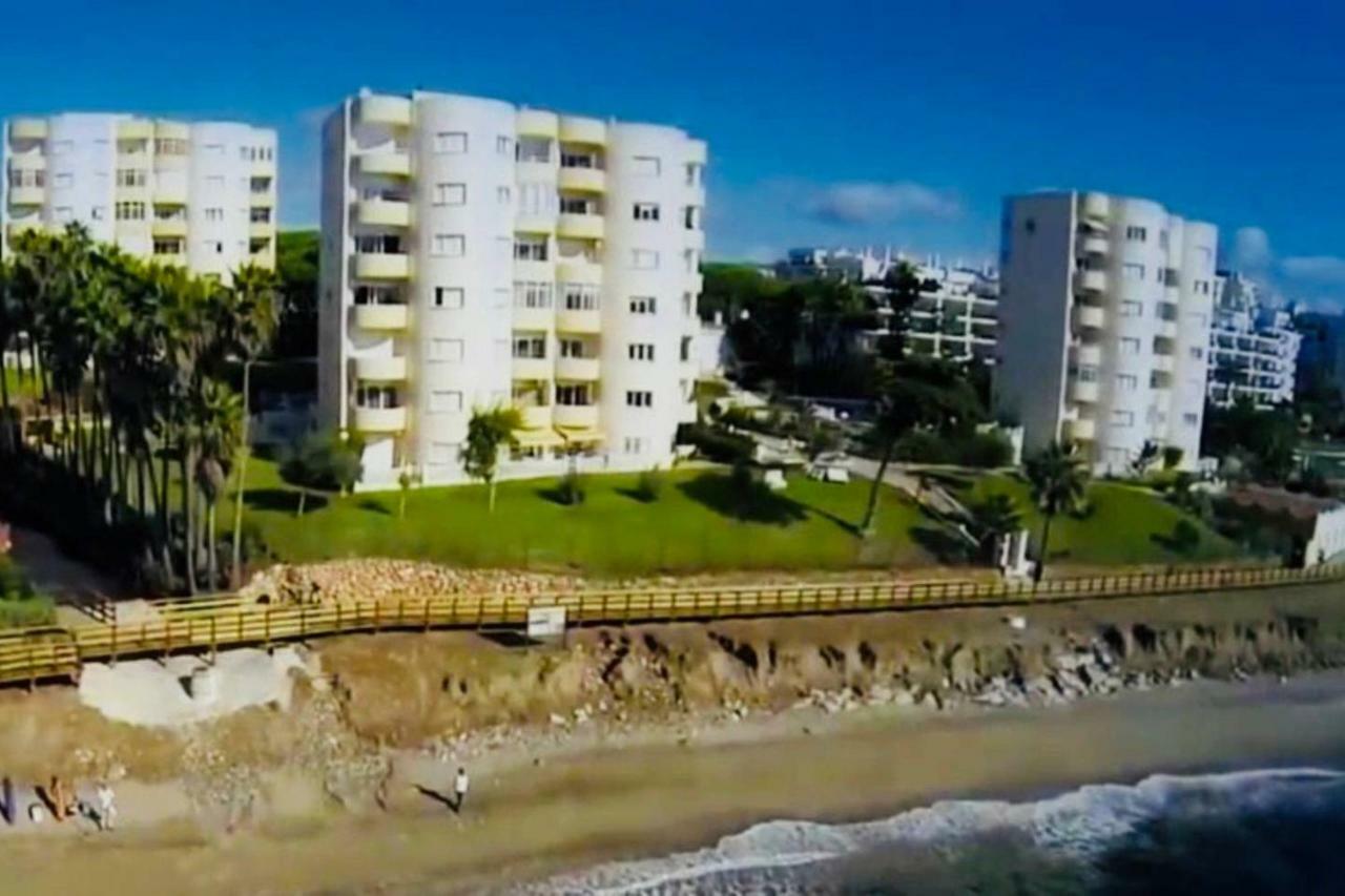 Apartment On Beach Mijas Sitio de Calahonda 外观 照片